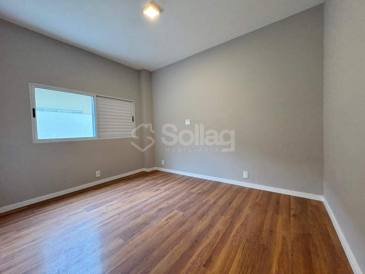 Casa à venda no Pinheirinho: 