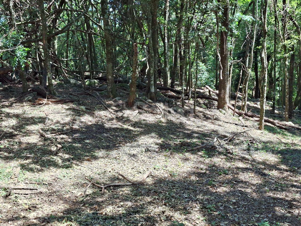 Terreno em condomínio à venda no Condomínio Vale da Santa Fé: 