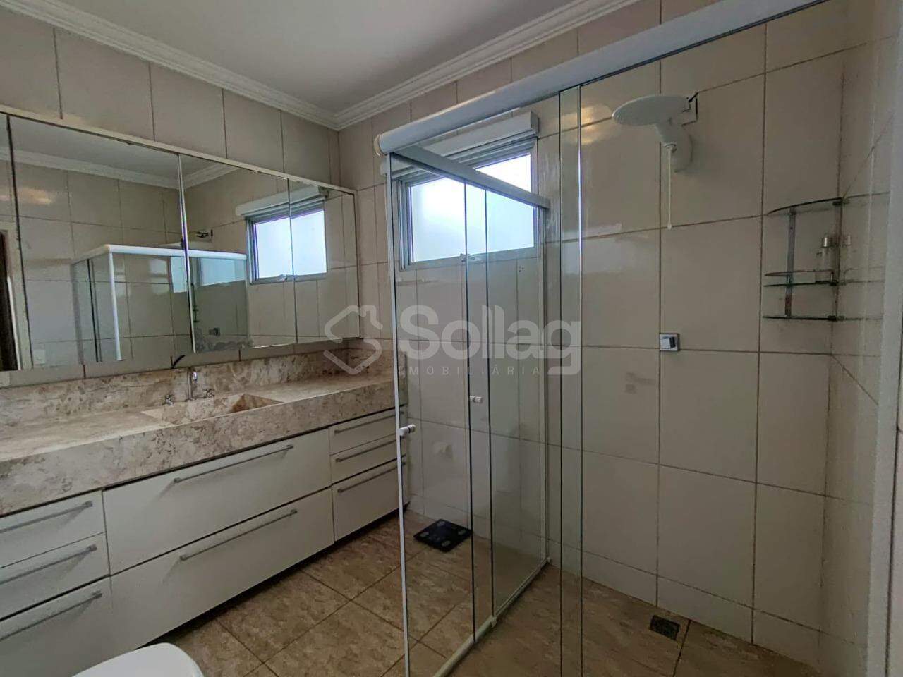 Casa em condomínio para aluguel no Via Castelli: 