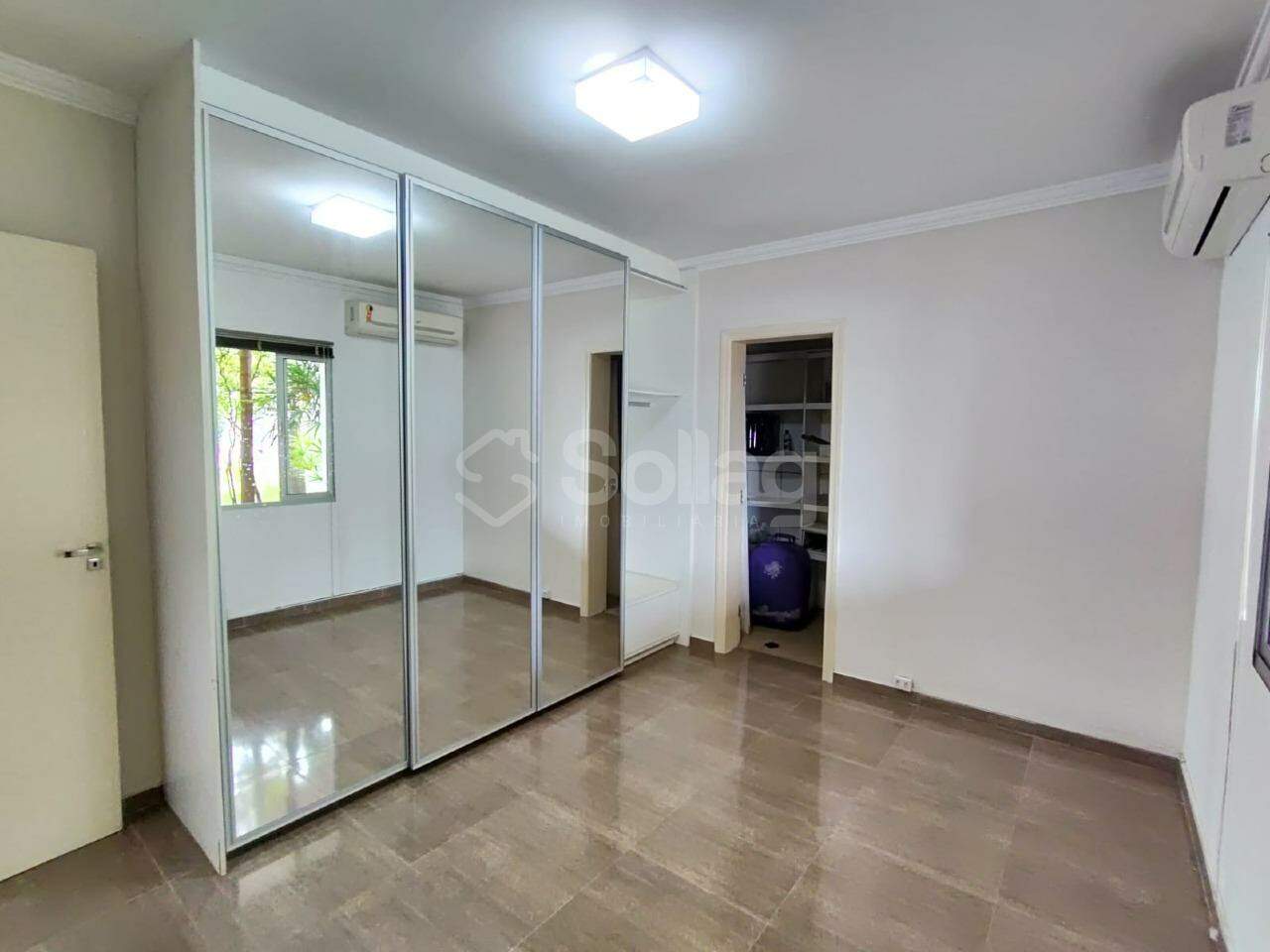 Casa em condomínio para aluguel no Via Castelli: 