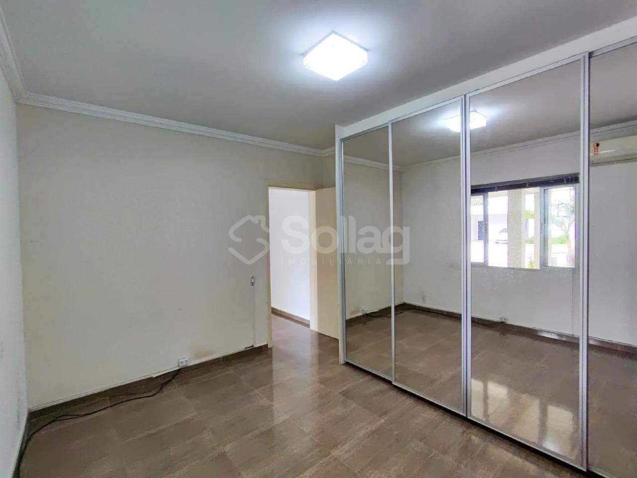 Casa em condomínio para aluguel no Via Castelli: 