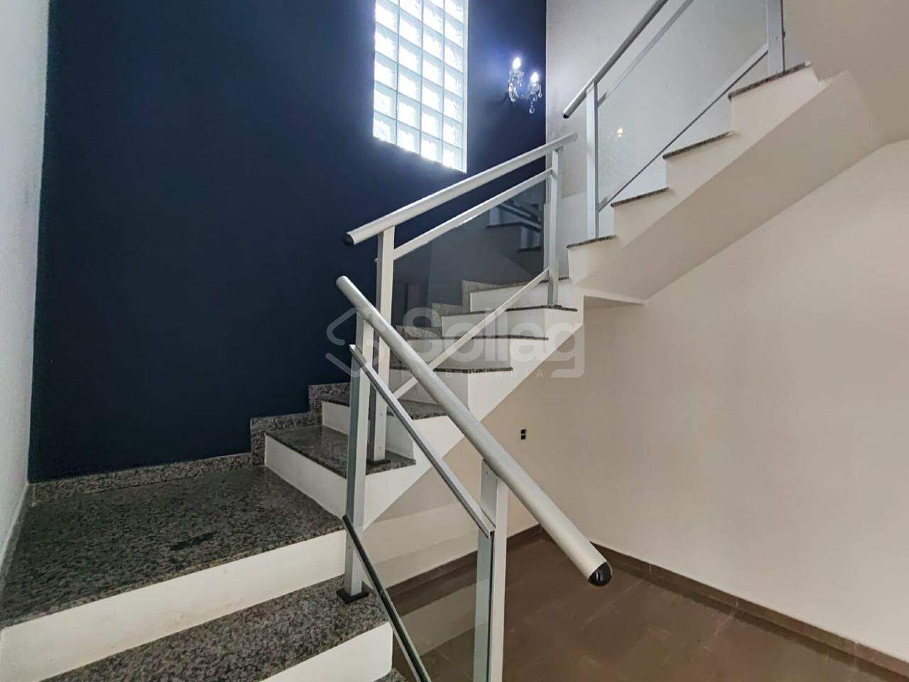 Casa em condomínio para aluguel no Via Castelli: 