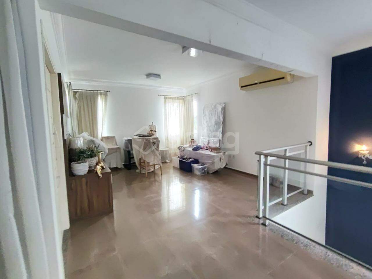 Casa em condomínio para aluguel no Via Castelli: 