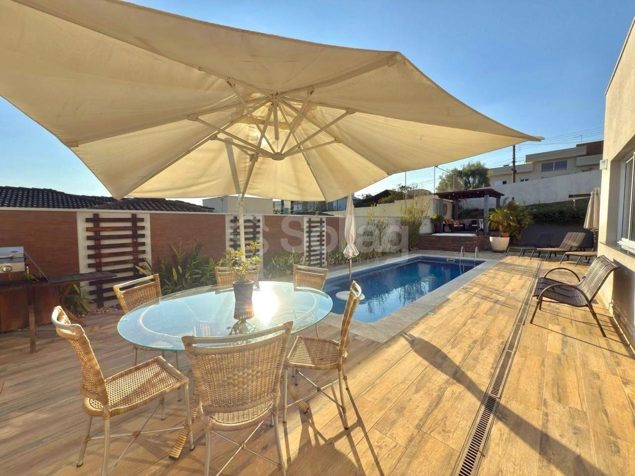 Casa em condomínio à venda no Condomínio Vila Hípica 2: 