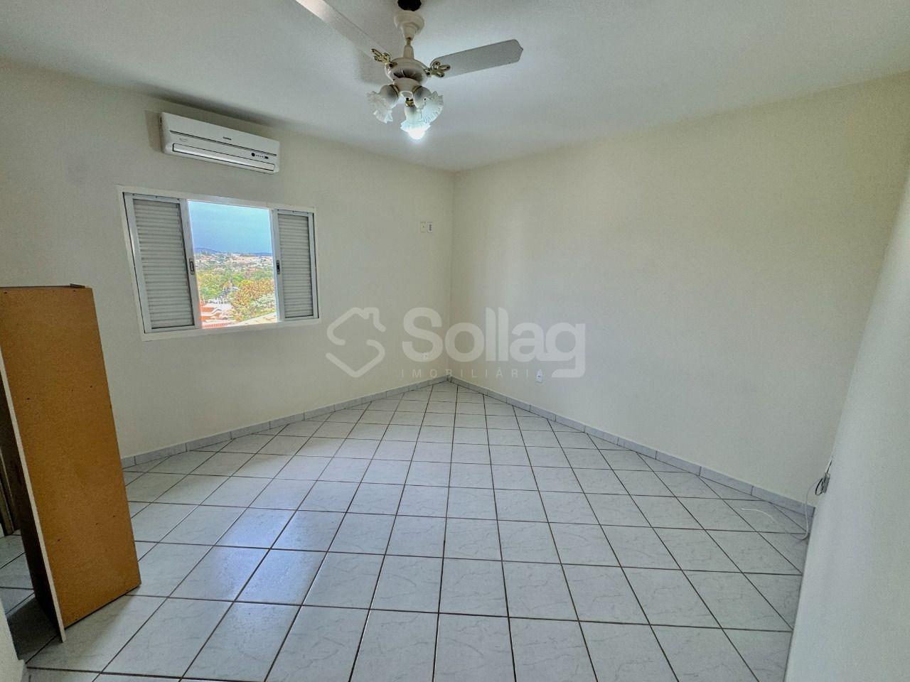 Casa à venda no Pinheirinho: 