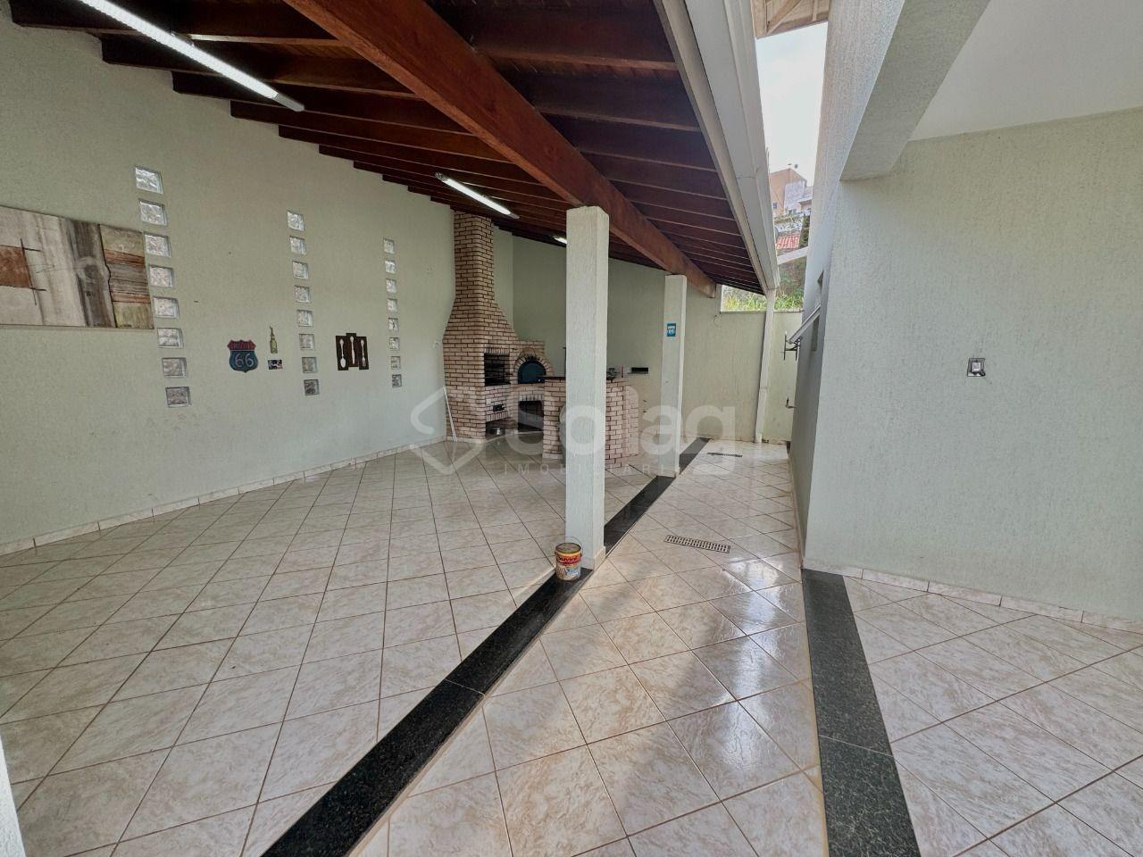 Casa à venda no Pinheirinho: 