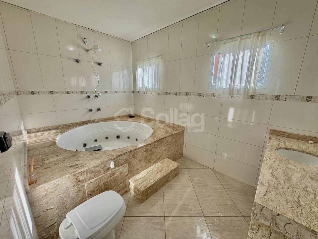 Casa à venda no Pinheirinho: 