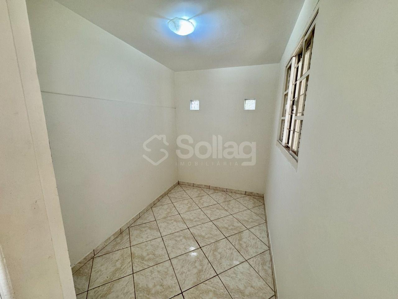 Casa à venda no Pinheirinho: 