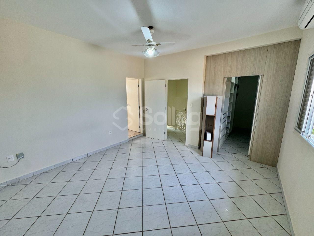 Casa à venda no Pinheirinho: 