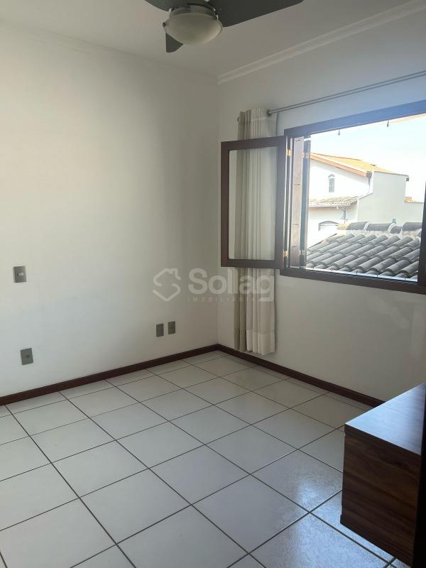 Casa em condomínio à venda no Pinheirinho: 