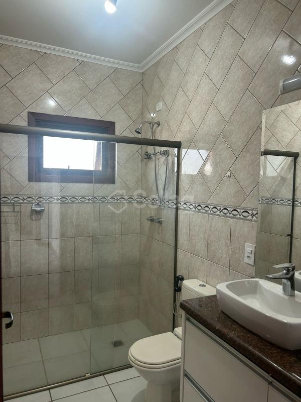 Casa em condomínio à venda no Pinheirinho: 