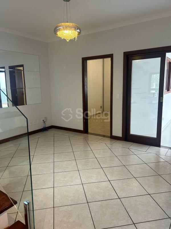 Casa em condomínio à venda no Pinheirinho: 