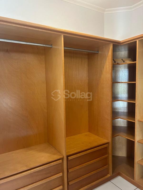 Casa em condomínio à venda no Pinheirinho: 