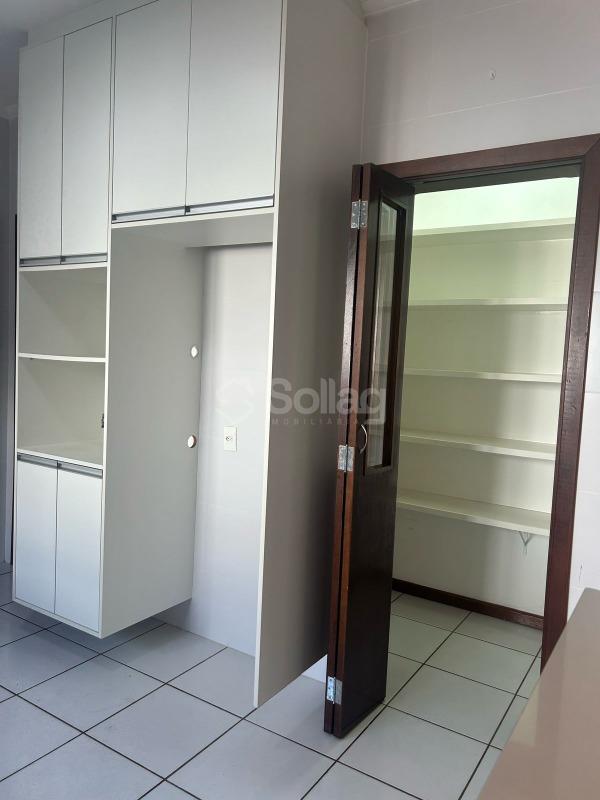 Casa em condomínio à venda no Pinheirinho: 