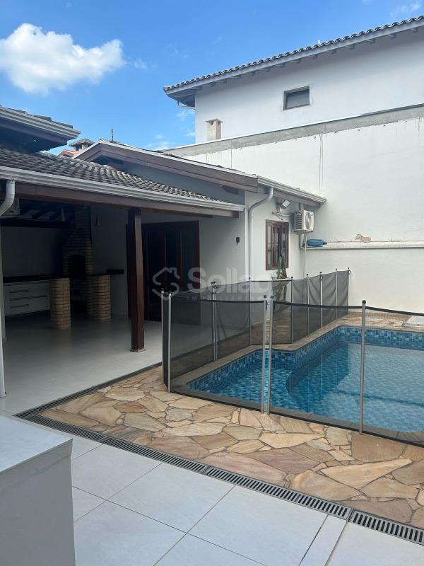 Casa em condomínio à venda no Pinheirinho: 