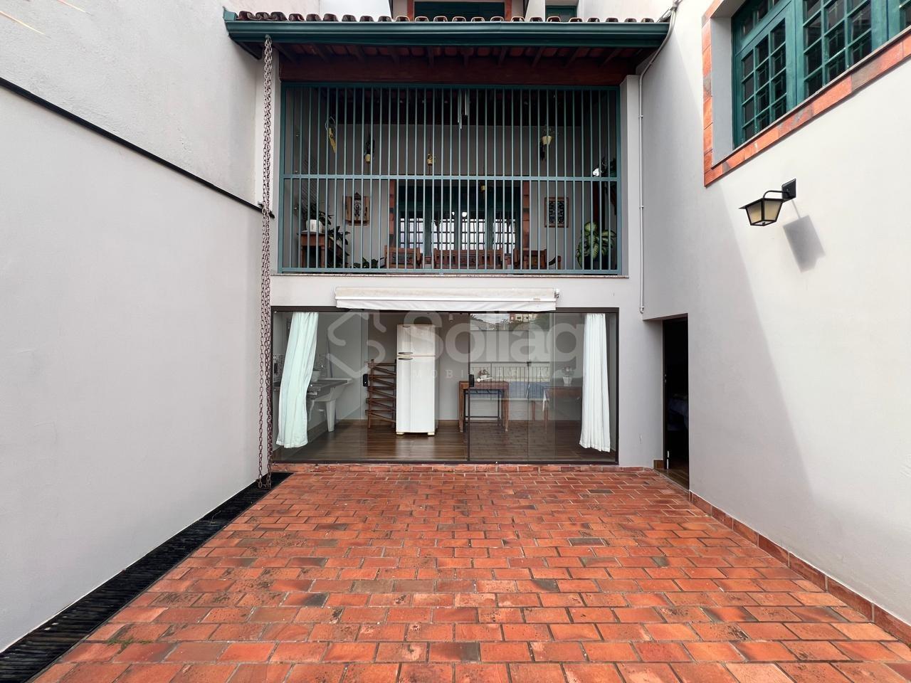 Casa à venda no Jardim Itália : 