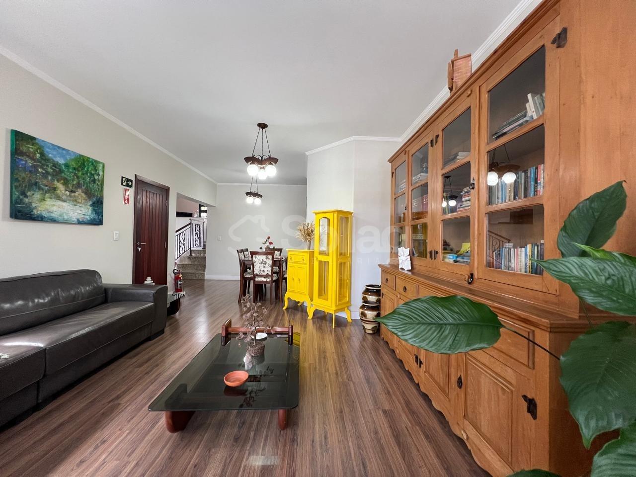 Casa à venda no Jardim Itália : 