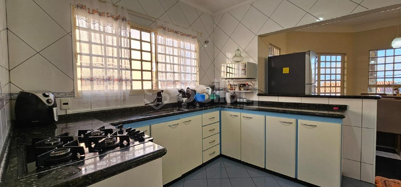 Casa à venda no Jardim Melle: 