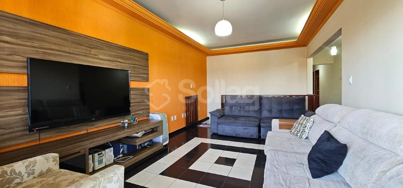 Casa à venda no Jardim Melle: 