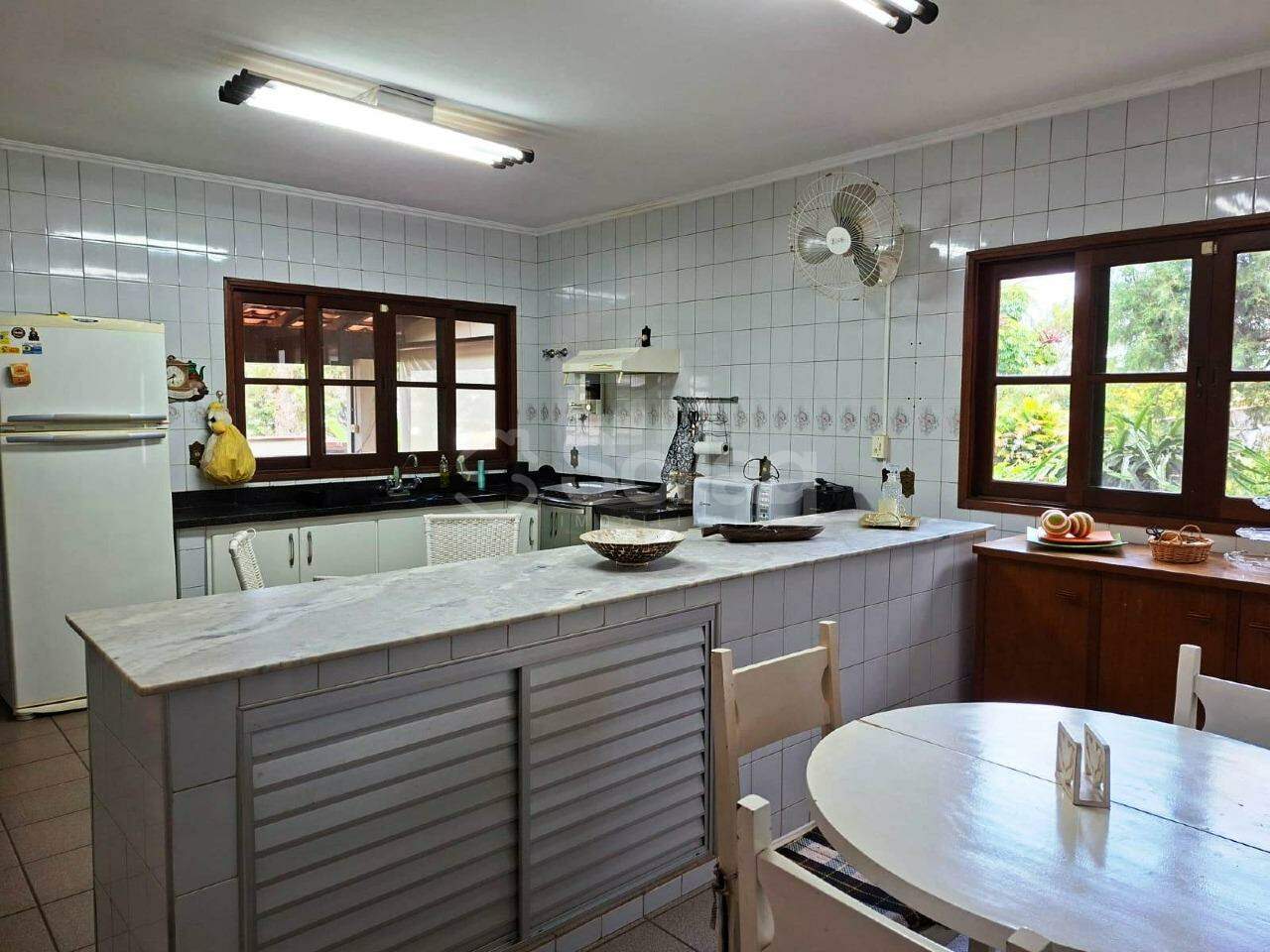 Casa em condomínio à venda no Condomínio Estância Marambaia: 