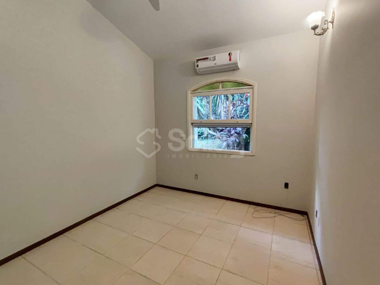 Casa em condomínio para aluguel no Marambaia: 