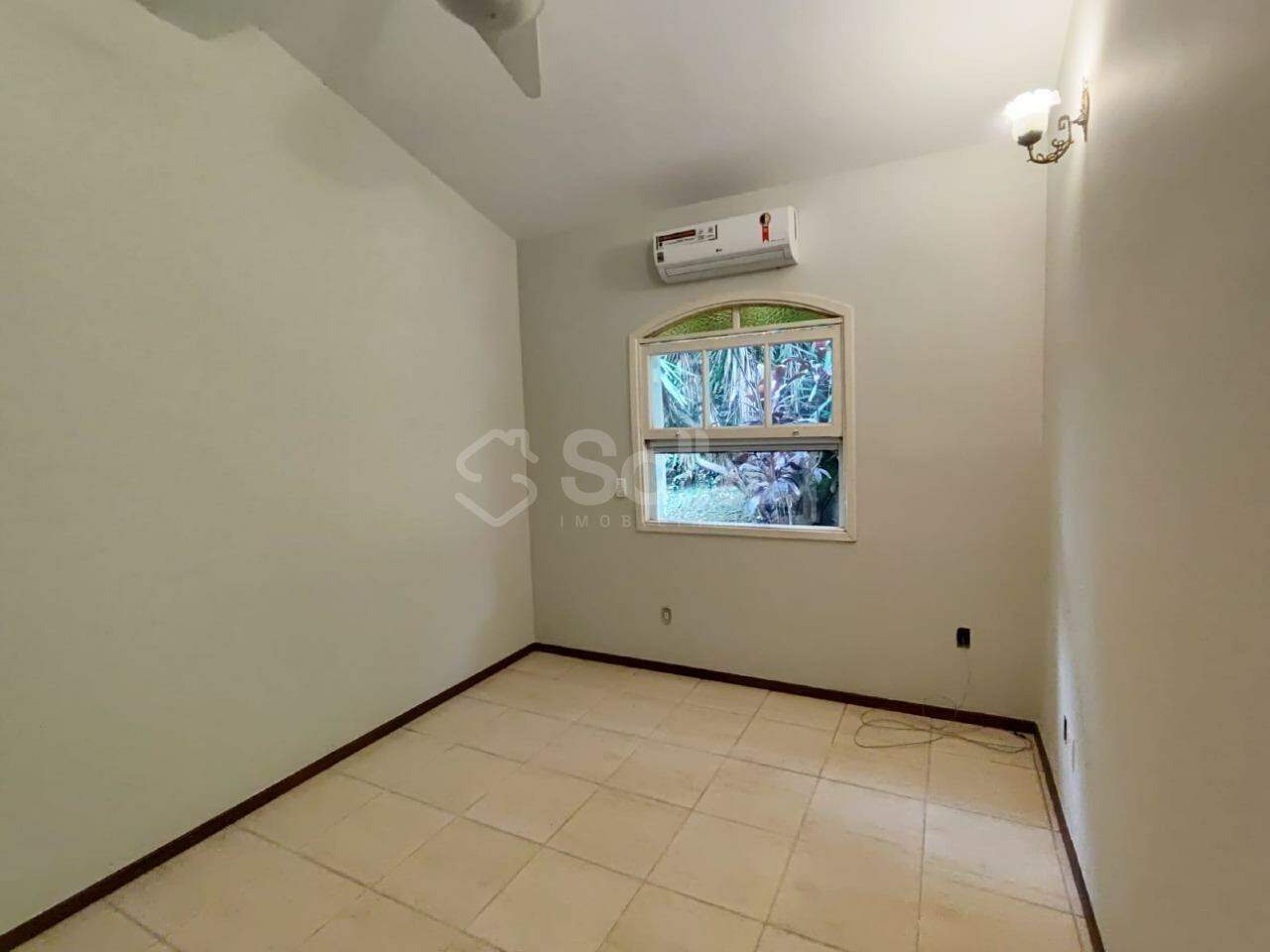 Casa em condomínio para aluguel no Marambaia: 