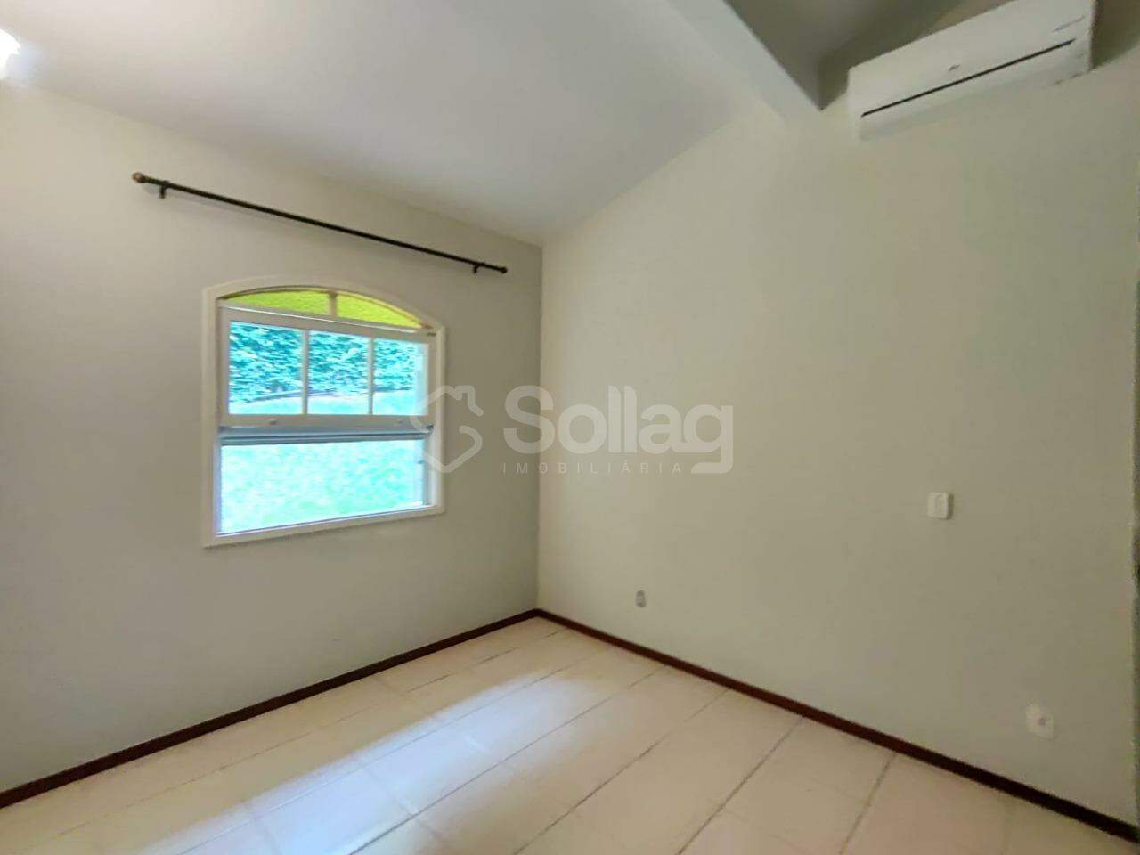 Casa em condomínio para aluguel no Marambaia: 