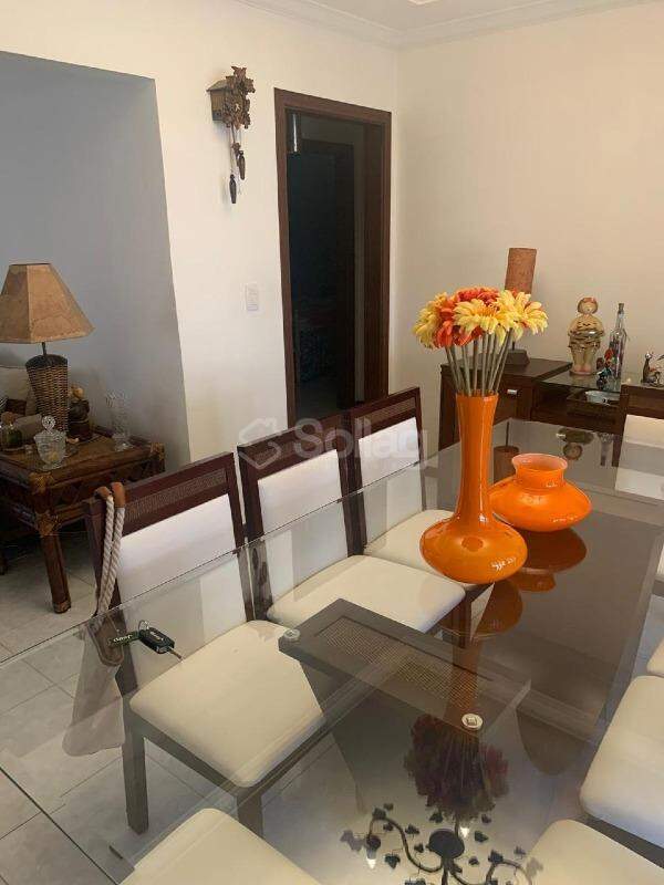 Casa em condomínio à venda no Villaggio Capríccio: