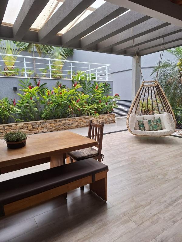 Casa em condomínio à venda no Condomínio Terras de Vinhedo: