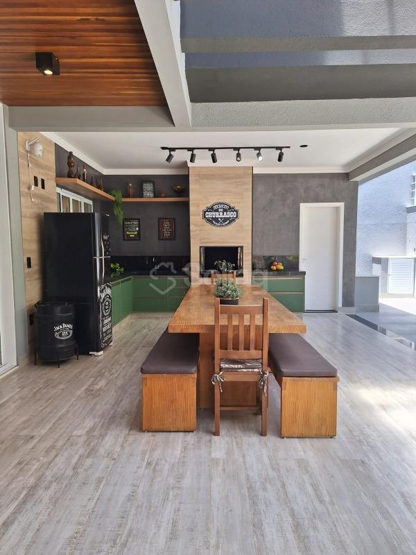 Casa em condomínio à venda no Condomínio Terras de Vinhedo: