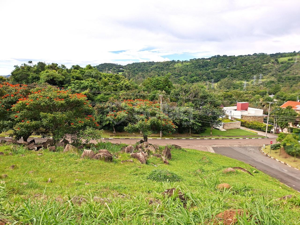 Terreno em condomínio à venda no Condomínio Moinho de Vento: