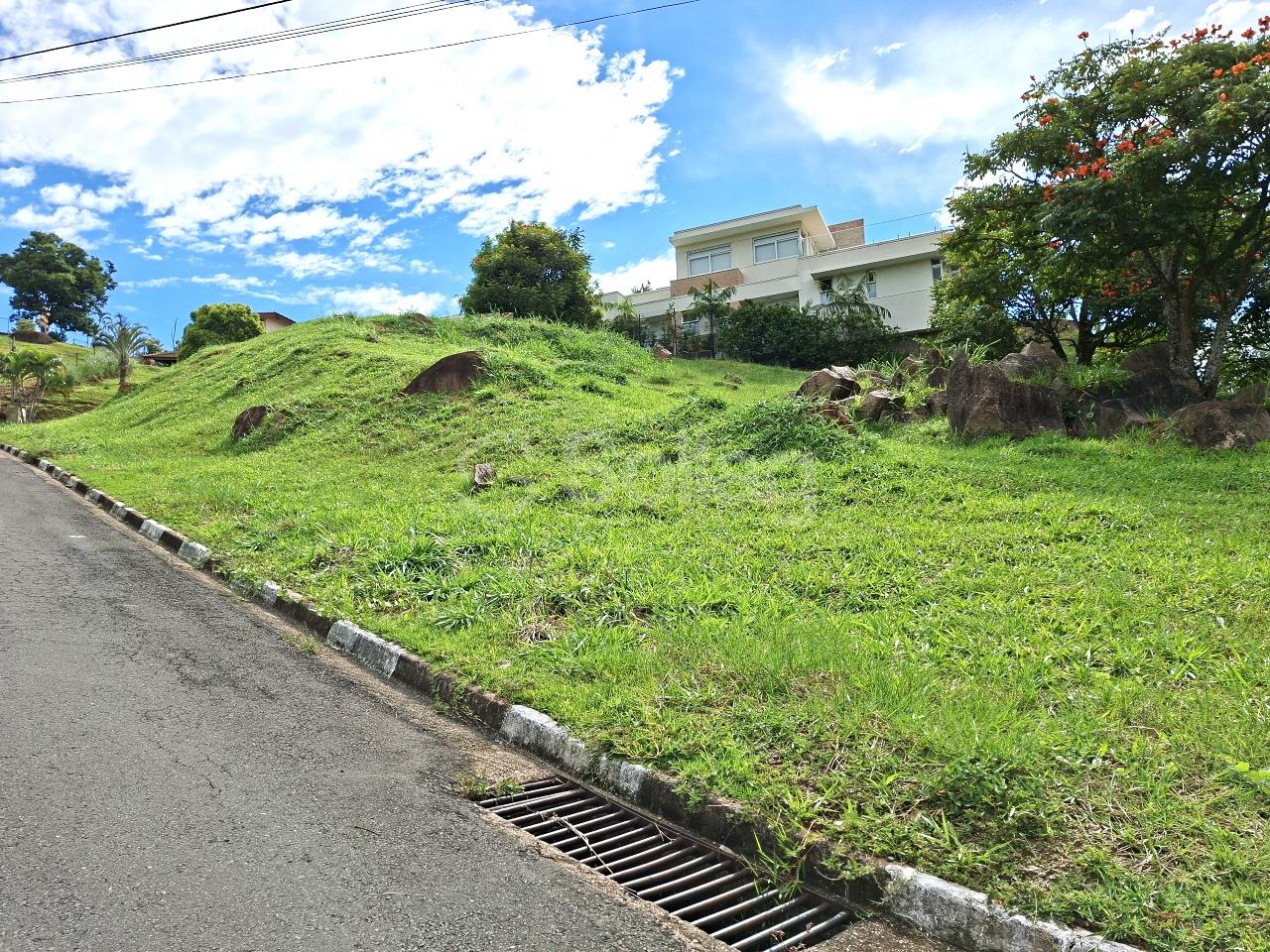 Terreno em condomínio à venda no Condomínio Moinho de Vento: