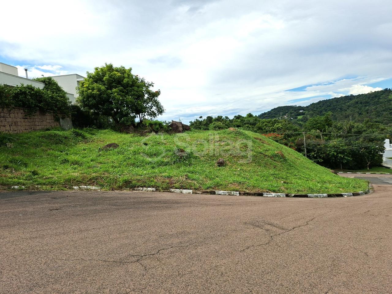 Terreno em condomínio à venda no Condomínio Moinho de Vento: