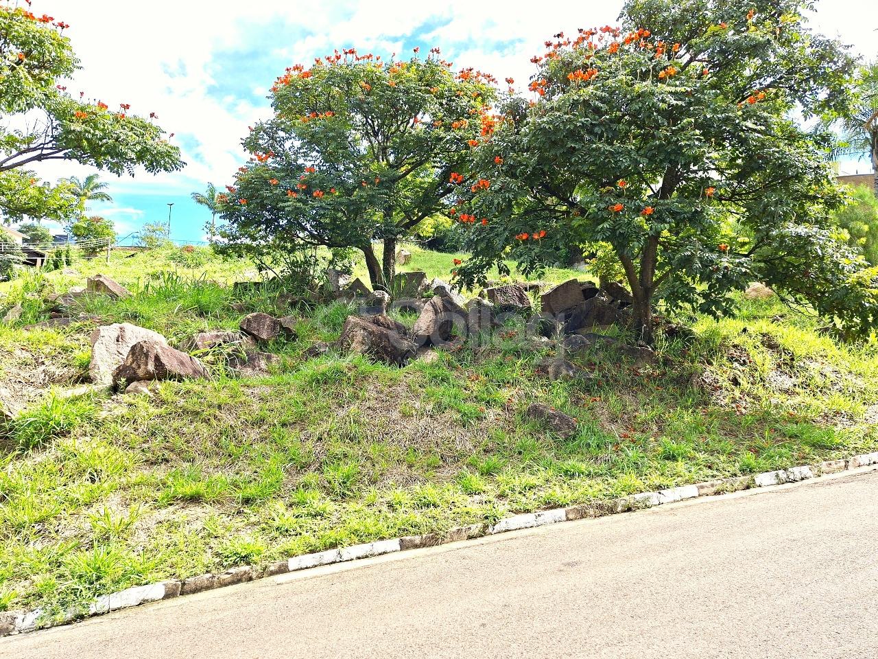 Terreno em condomínio à venda no Condomínio Moinho de Vento: