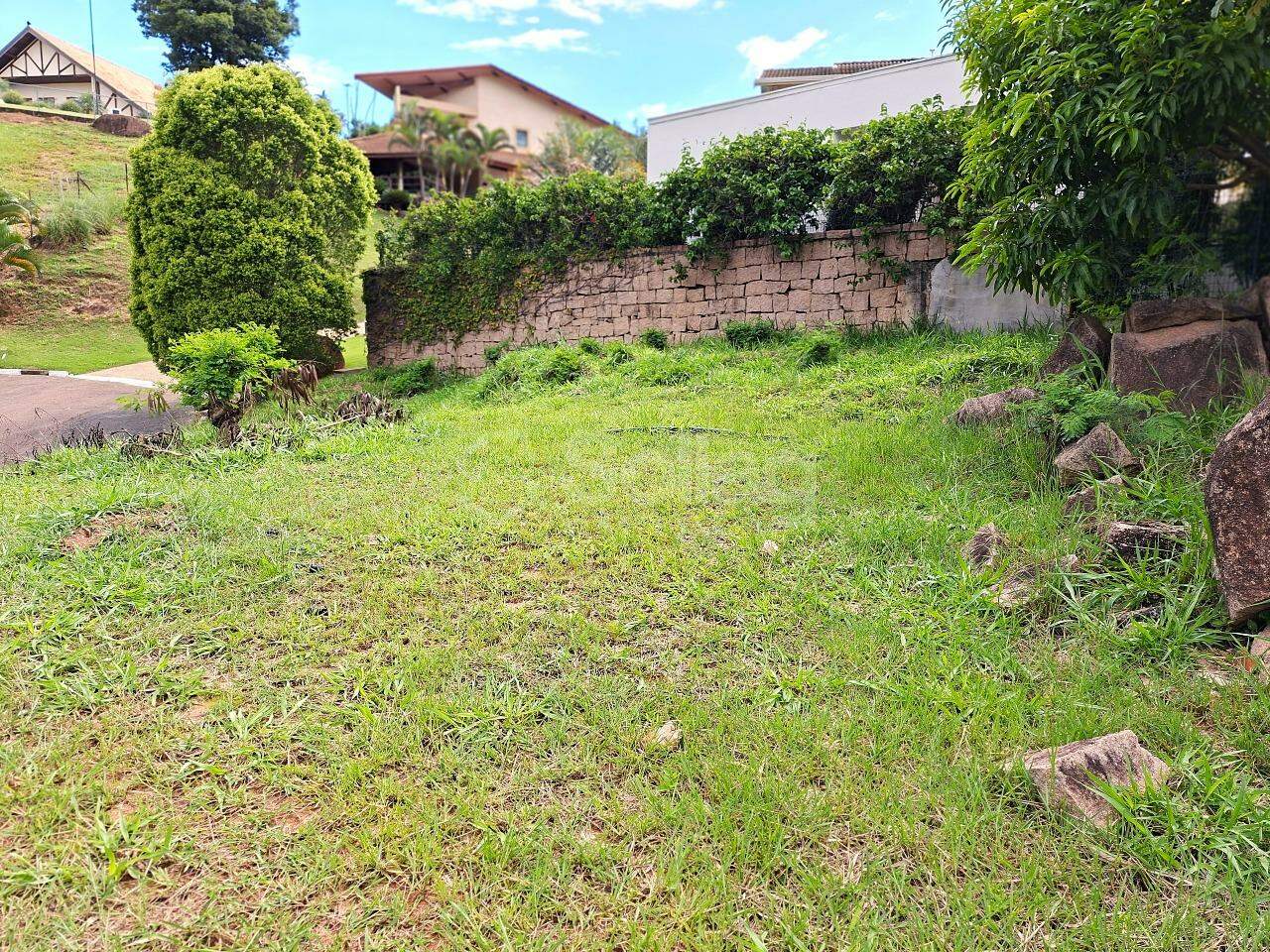 Terreno em condomínio à venda no Condomínio Moinho de Vento: 