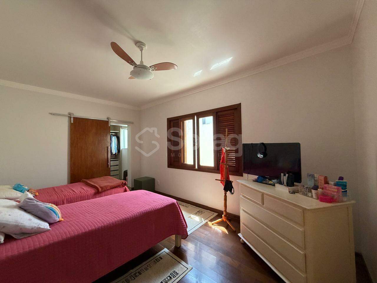 Casa em condomínio à venda no Condomínio Jardim Paulista I: 