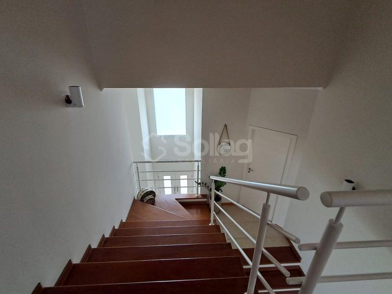 Casa em condomínio à venda no Jardim Paiquerê: 