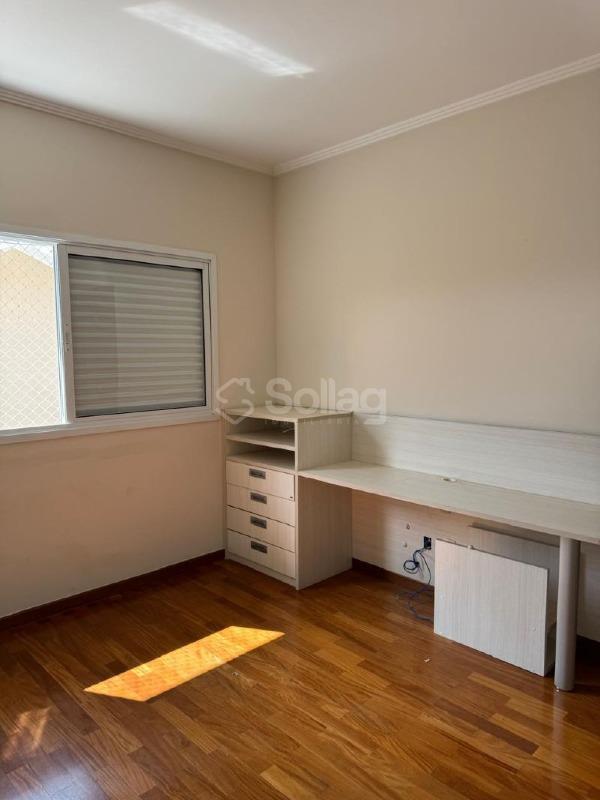 Casa em condomínio à venda no Jardim Paiquerê: 