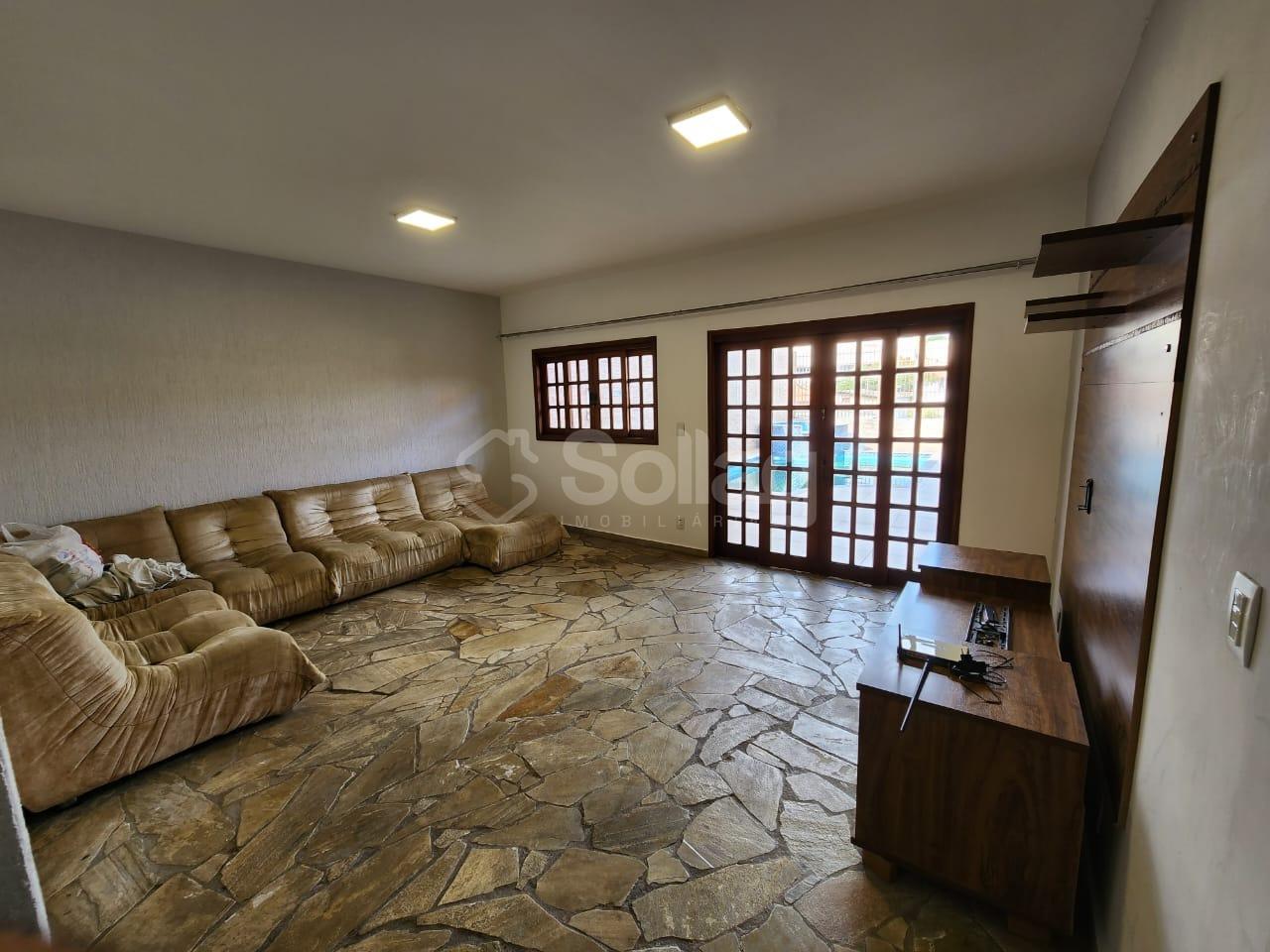 Casa à venda no Centro: 