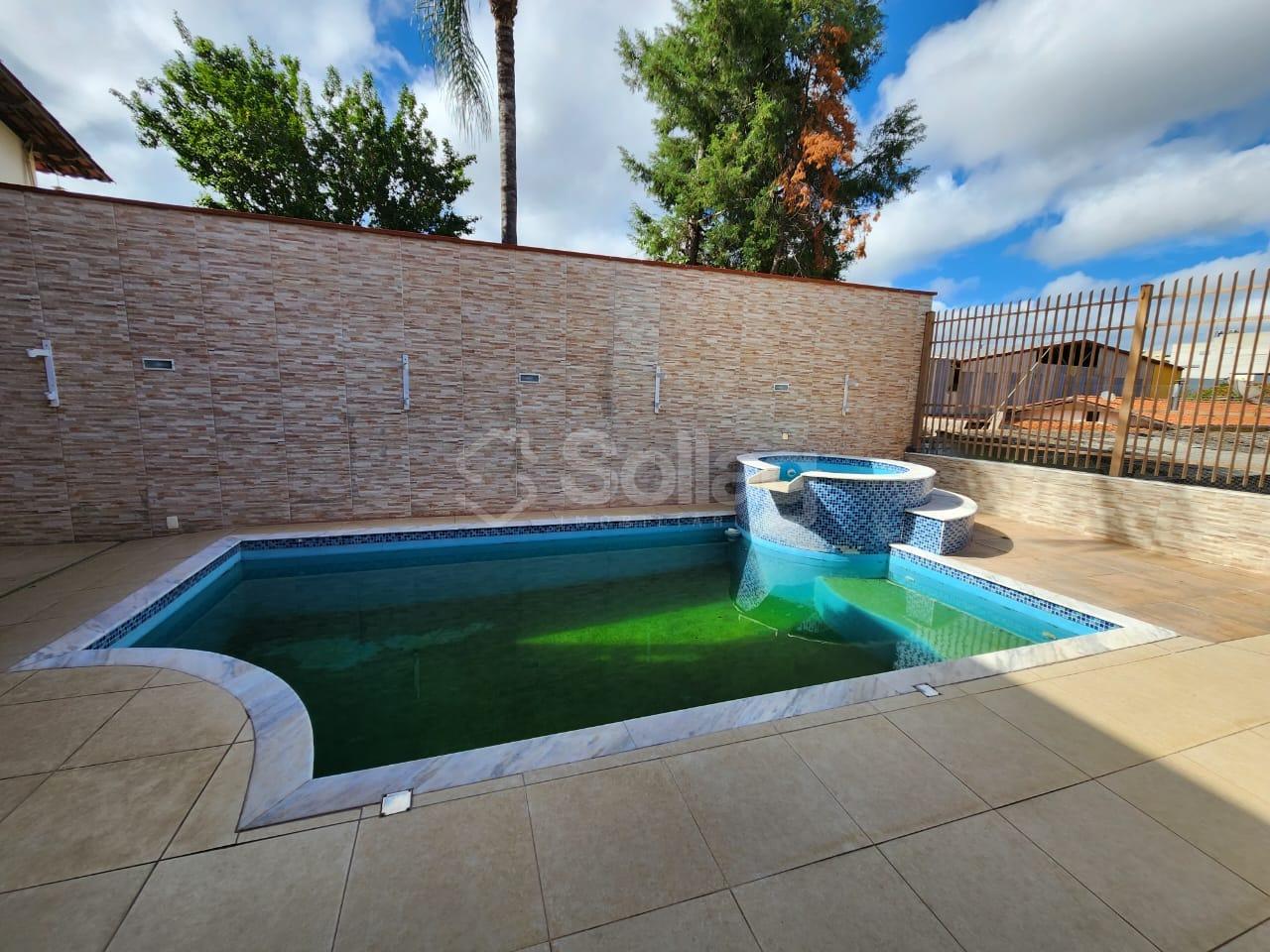 Casa à venda no Centro: 