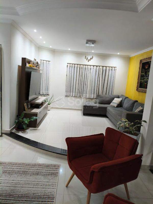 Casa em condomínio à venda no Condomínio Vila Fontana: