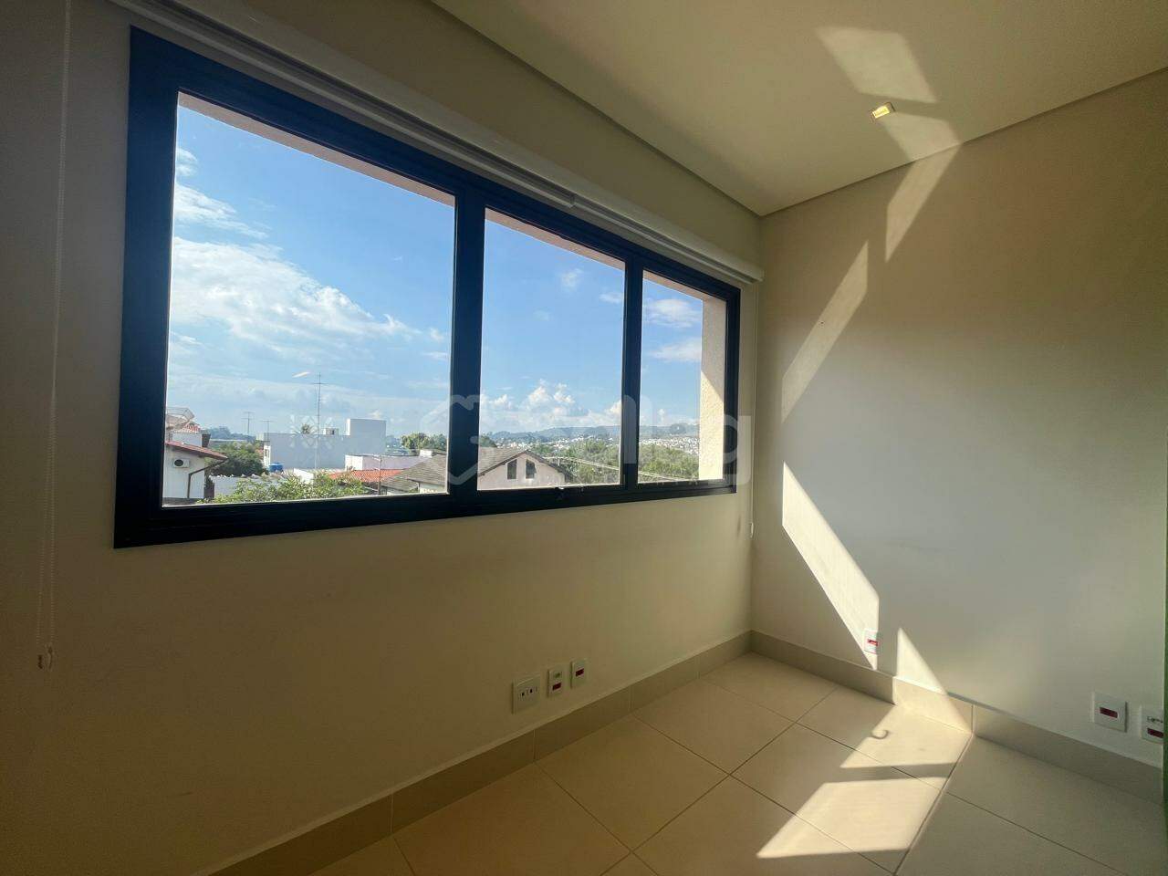 Sala para aluguel no Santa Rosa: 