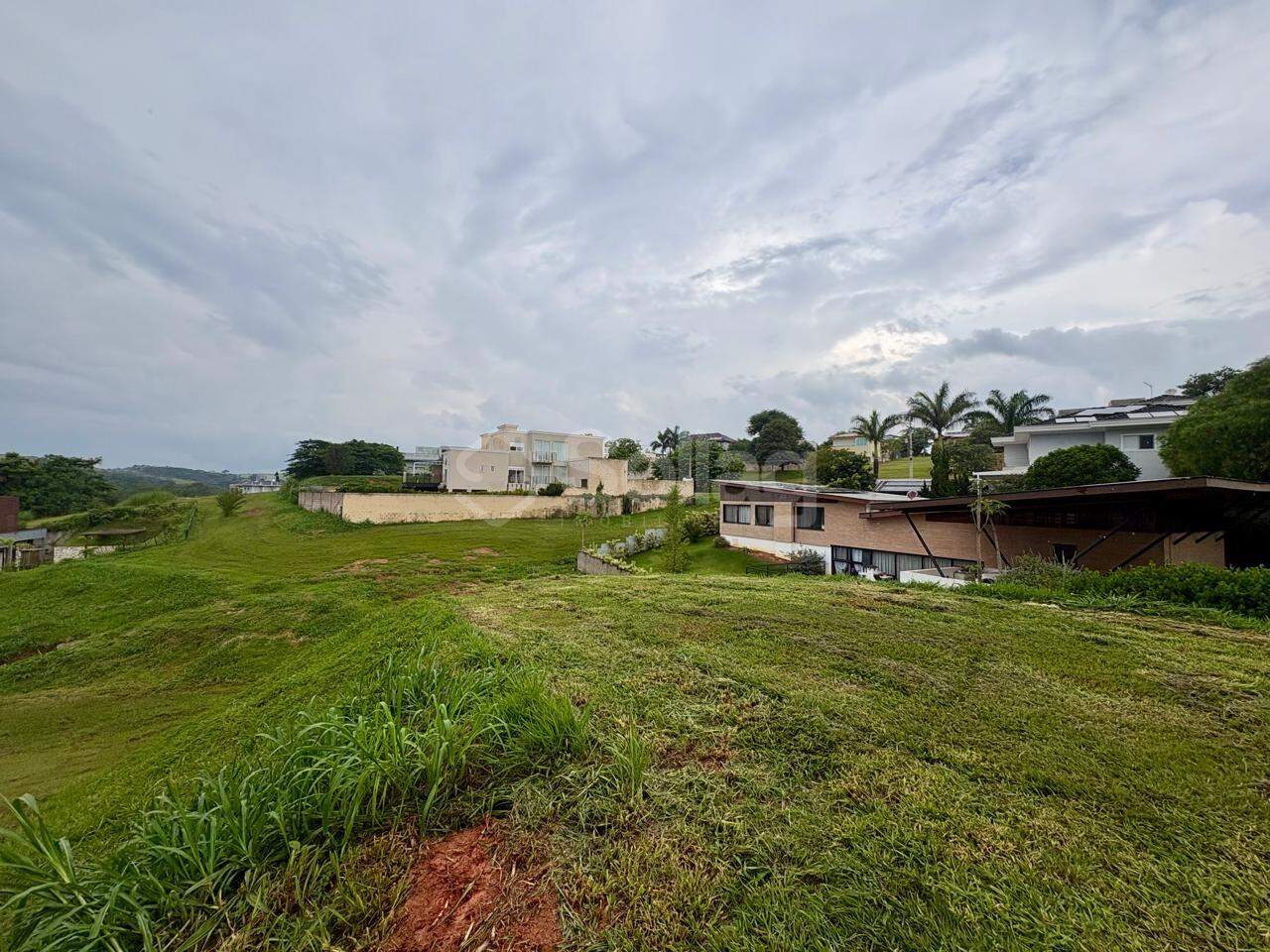 Terreno em condomínio à venda no Terras de Santa Teresa: 