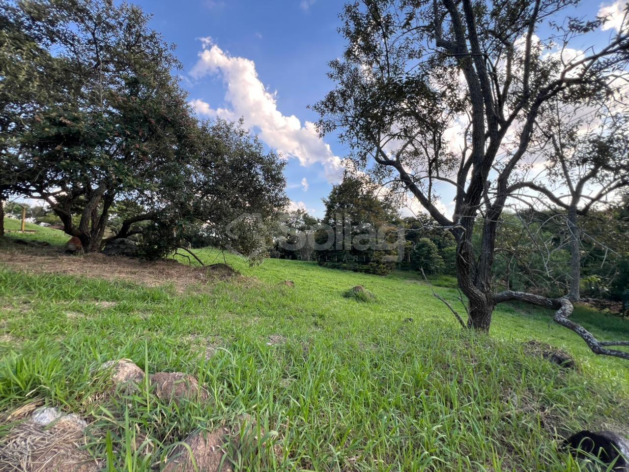 Terreno em condomínio à venda no Condomínio Vale da Santa Fé: 