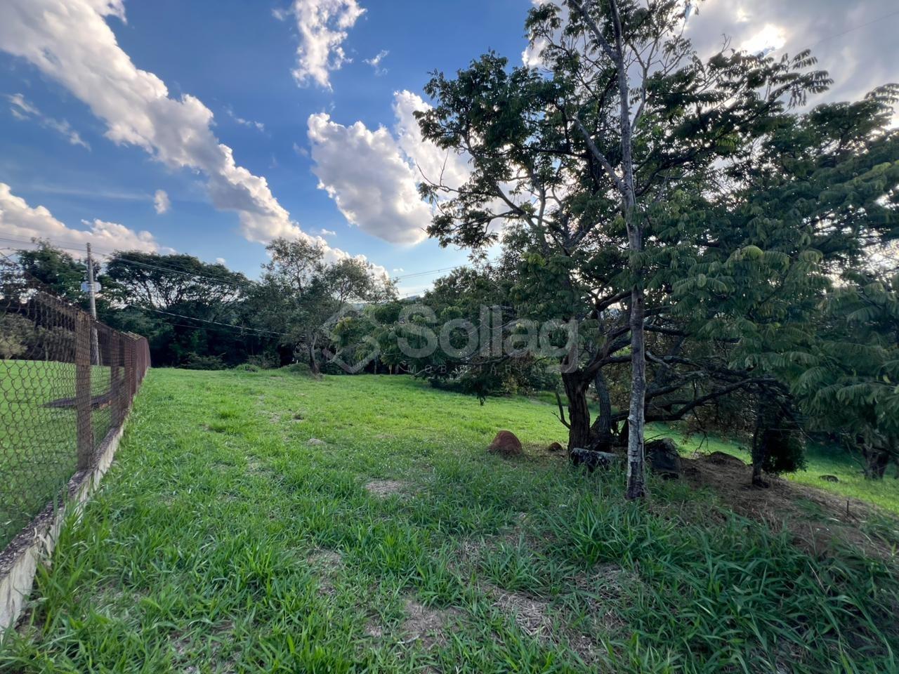 Terreno em condomínio à venda no Condomínio Vale da Santa Fé: 