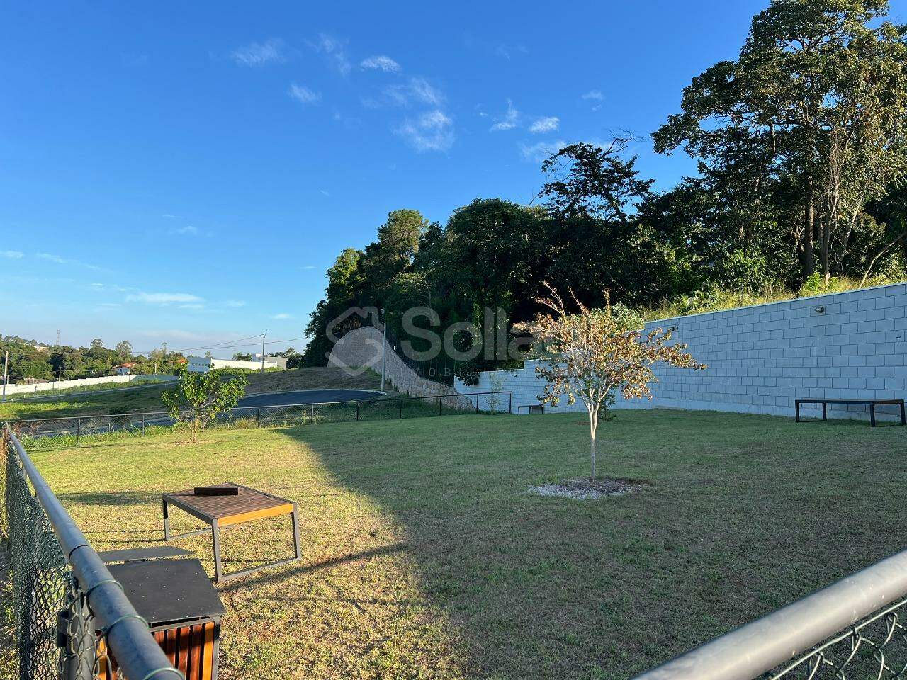 Terreno em condomínio à venda no Pinheirinho: 