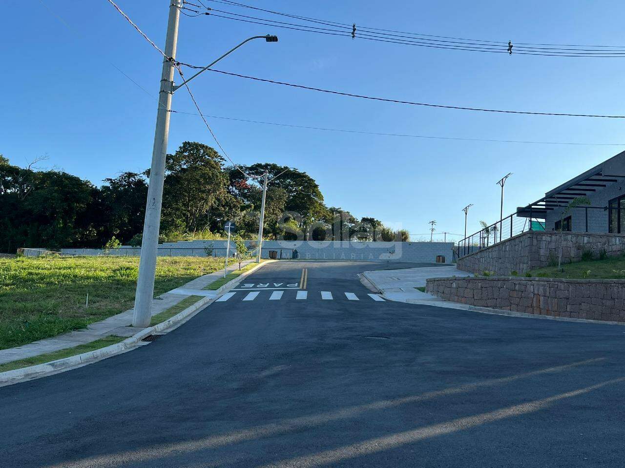 Terreno em condomínio à venda no Pinheirinho: 