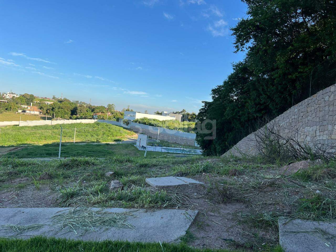 Terreno em condomínio à venda no Pinheirinho: 