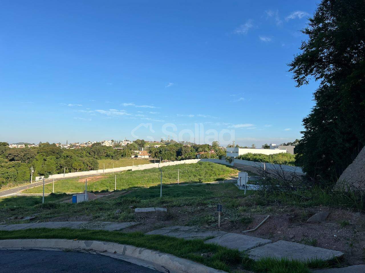 Terreno em condomínio à venda no Pinheirinho: 