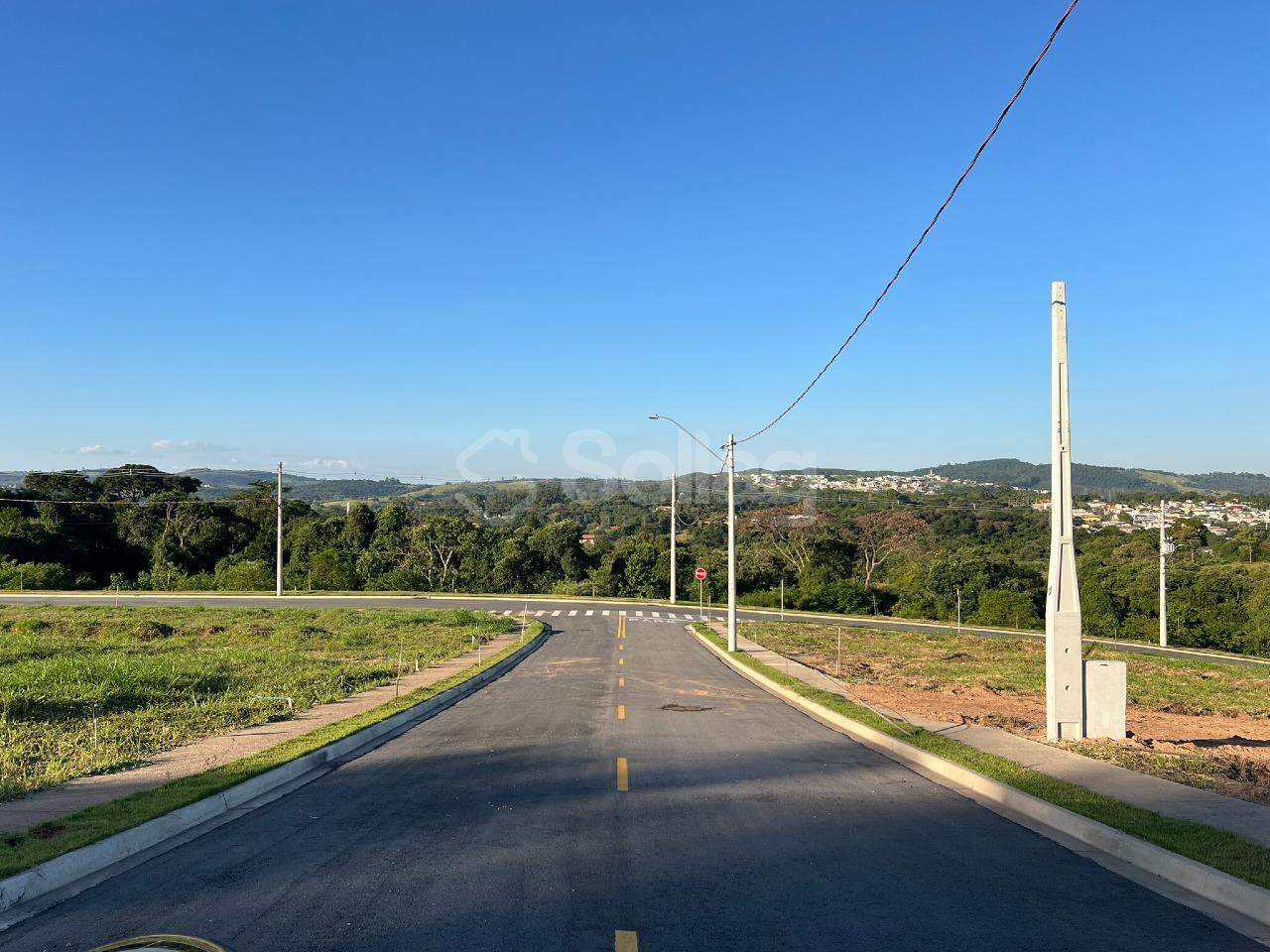 Terreno em condomínio à venda no Pinheirinho: 